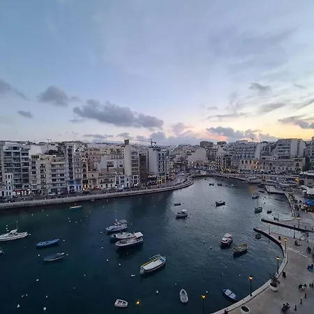 Exquisite 2-Bedroom Seafront Apartment In Spinola Bay San Ġiljan Exterior foto