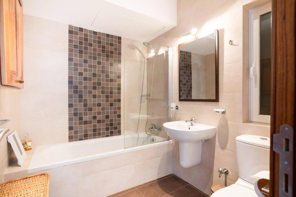Appartement Exquisite 2-bedroom Seafront In Spinola Bay San Ġiljan