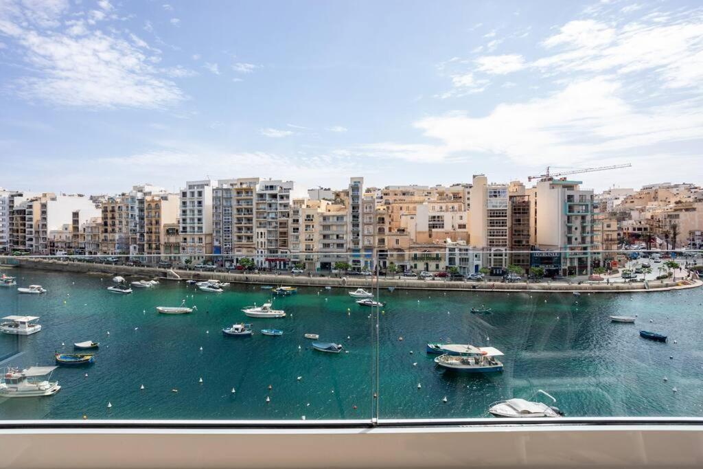 Exquisite 2-bedroom Seafront In Spinola Bay